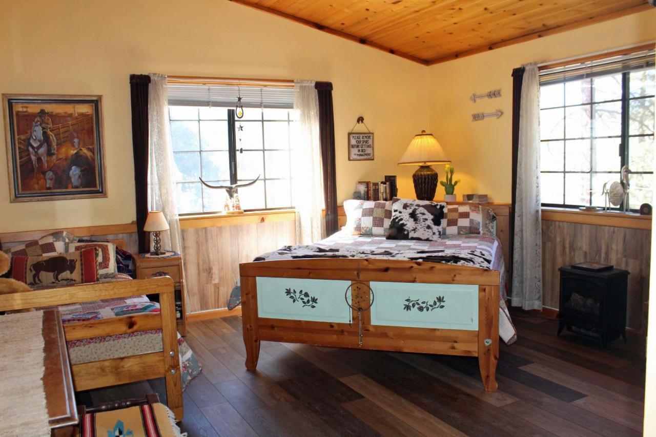 The Old Bear Bnb Pine Mountain Club Exteriör bild